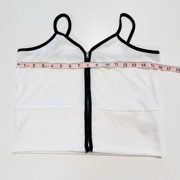 White & Black Contrast V-Neck Ribbed Zip Up Front Colorblock Tank Crop Top Shirt - Picture 6 of 7